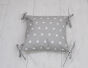 Poduszka bawełniana - Białe gwiazdki w szarości